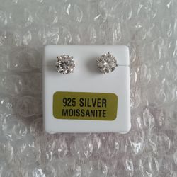Stunning..925 Silver..Moissanite Earrings 