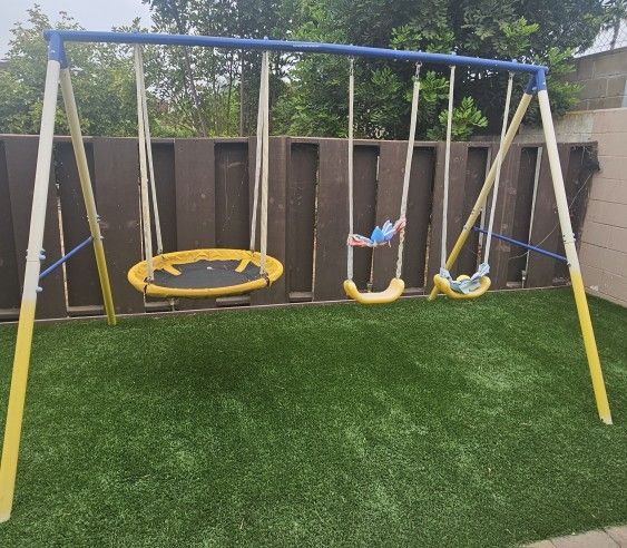 Sportspower Suacer Swing Set With Slide