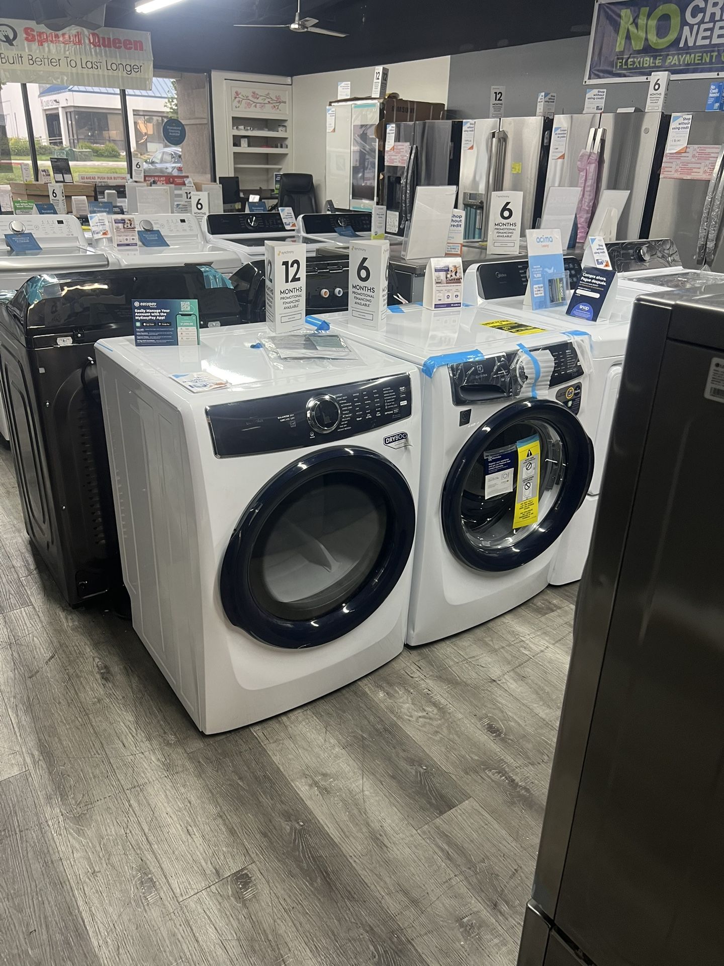Electrolux - 4.5 Cu Ft Front Load Washer & 9.0 Cu Ft 220 Volt Electric Dryer Laundry Pair In White 🔥