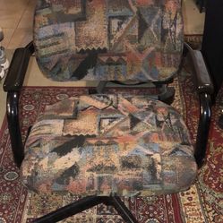 Chair Swivels & Recline No Pet No Smoking Super Clean Set Of 4 