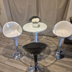 High Table With 4 Bar Stools 