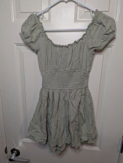 Hollister Saidie On Off Shoulder Tiered Sundress Skort Sage Green Ruffle Size XS