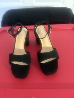 Women’s Black Heels Size 7 1/2 Like New