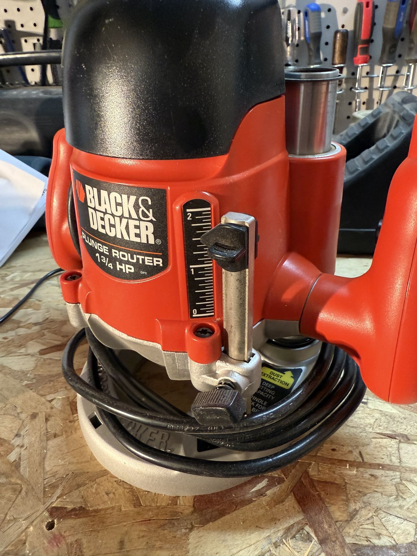 Black & Decker 1-3/4HP Plunge Router
