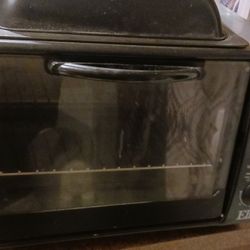 Platinum
Platinum 0.8 cu. ft. Black Multi-Function Toaster Oven with Griddle