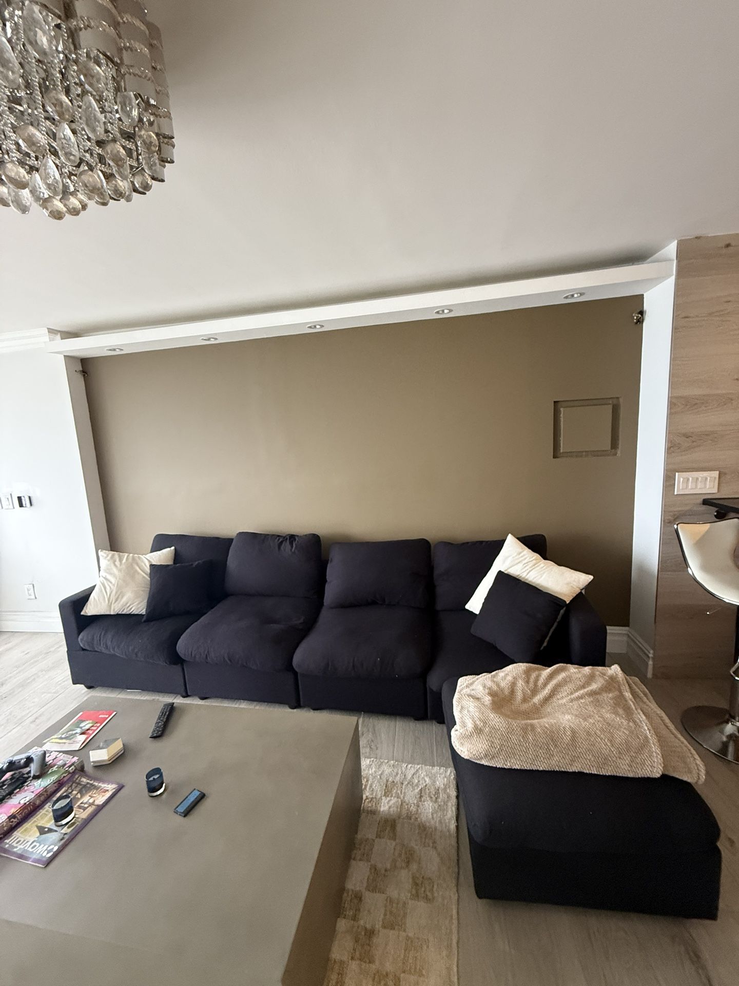 Modular Sectional Sofa W/ Ottoman