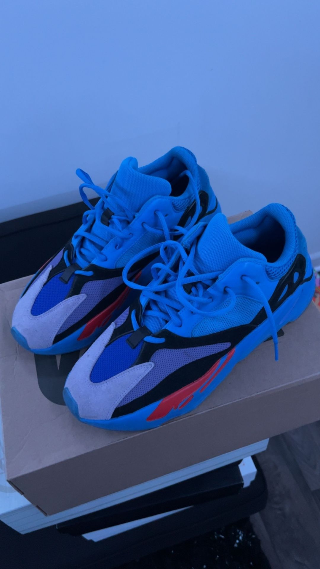 Yeezy 700 Hi-Res & Size -13