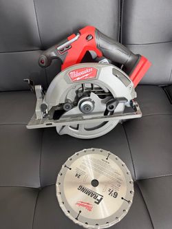 Milwaukee M18 FUEL 7-1/4" Circular Saw 2834-20