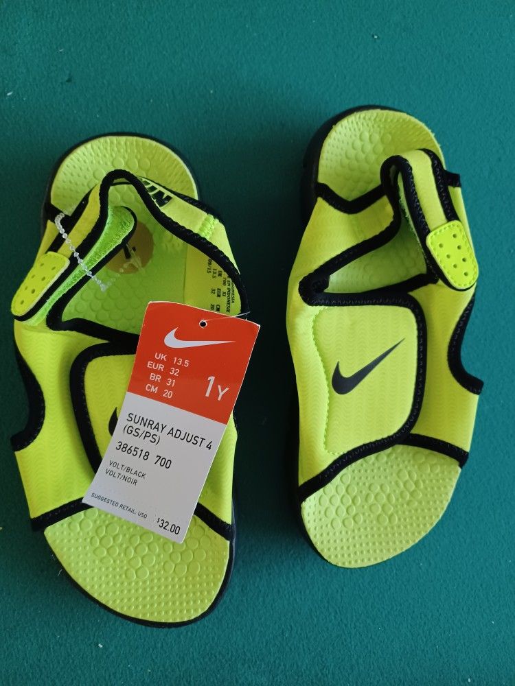 Kids New Size 1y Nike Sandal