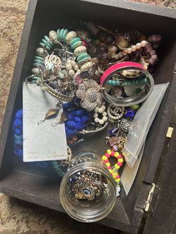 Jewelry box
