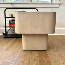 Four hands Blanco End Table