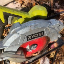 Ryobi Plug In Power Saw CSB135L