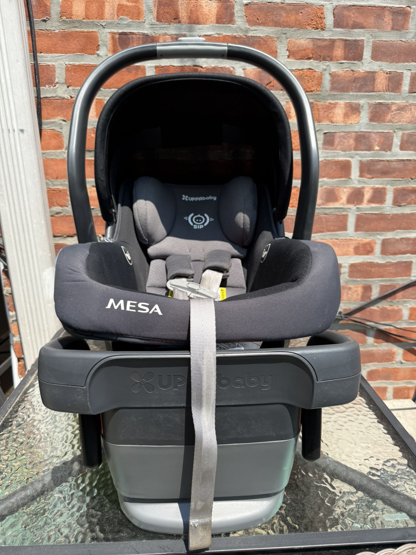Uppababy Mesa Car SEAT W/ Base