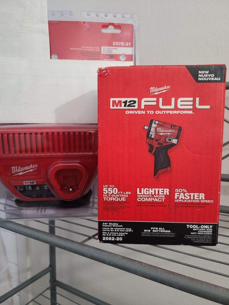 MILWAUKEE M12 FUEL 3/8" GEN2 STUBBY! NEWEST MODEL! OPEN BOX BRAND NEW! FREE CHARGER! $150 FIRM👈