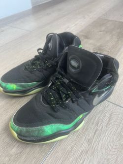 Wemby basketball shoes - size 7