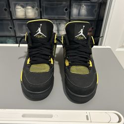 2012 Jordan 4 Thunder 