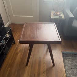 Table mid century modern