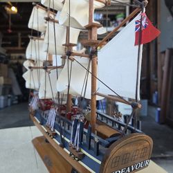 England Wooden Boat 🚢