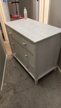 Girls dresser