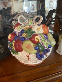 VINTAGE CERAMIC COOKIE JAR