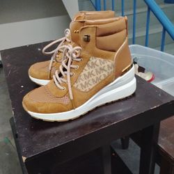 Michael Kors Boots  Size 6.5