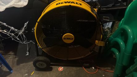 DeWalt Large Industrial Barrel Fan