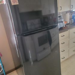 Refrigerator For Sale 
