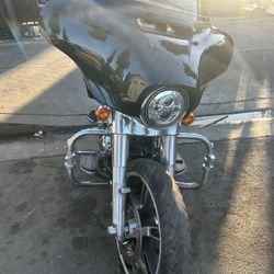 2017 Harley-Davidson Street Glide(salvaged)
