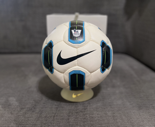 Nike Total 90 Tracer Premier League Official Match Ball (10/11 Season)
