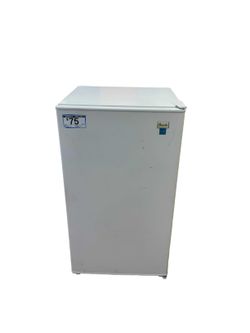 Avanti Rm3306w White Compact Refrigerator