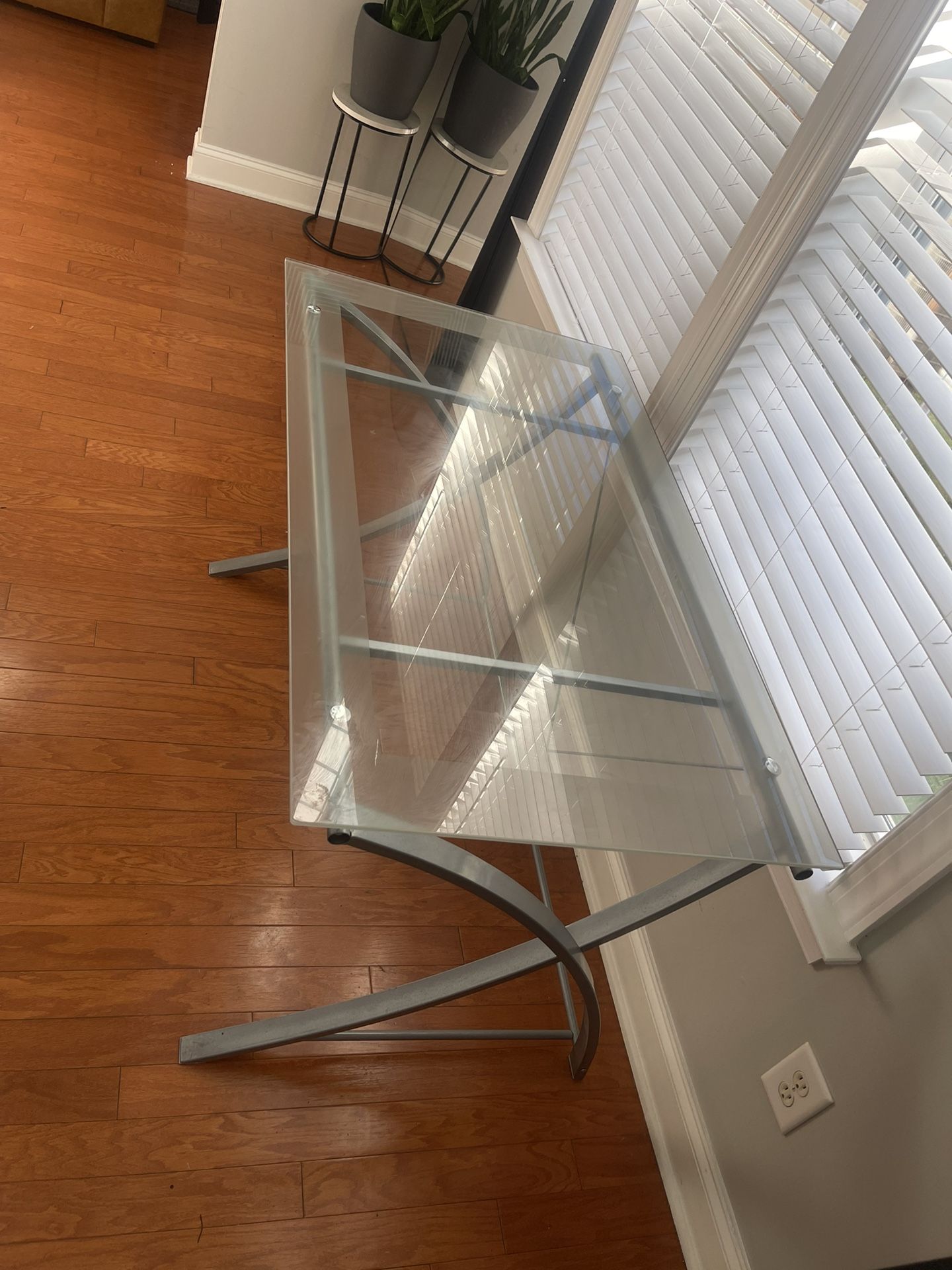 Desk need gone ASAP. Pick up in 28269 area code (Highland Creek)
