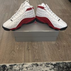 Jordan 13 cherry 2017 Size 8