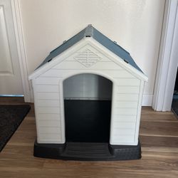 Very new ( Never Used) Pet House For 75$ Only