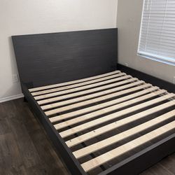 king Size Bed Frame Solid Wood And Heavy Metal Great Conditions