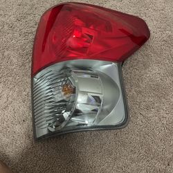 Tundra Tail Light
