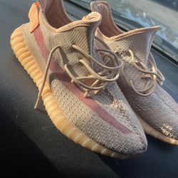 Yeezys Peach Size 11