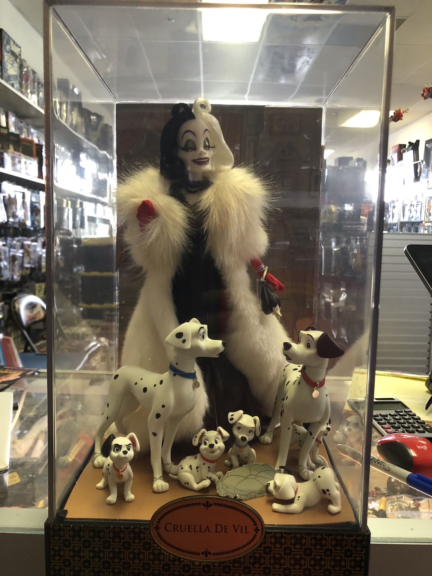 Disney Designer Folktale Series Cruella De Vil and Dalmatians Doll Set #2908/6000