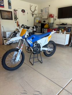 2025 TC300