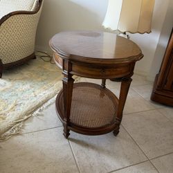 Pair Of Vintage Wood End Tables. 