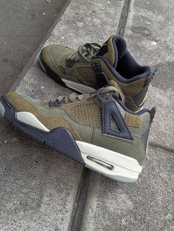 Size 7y Jordans