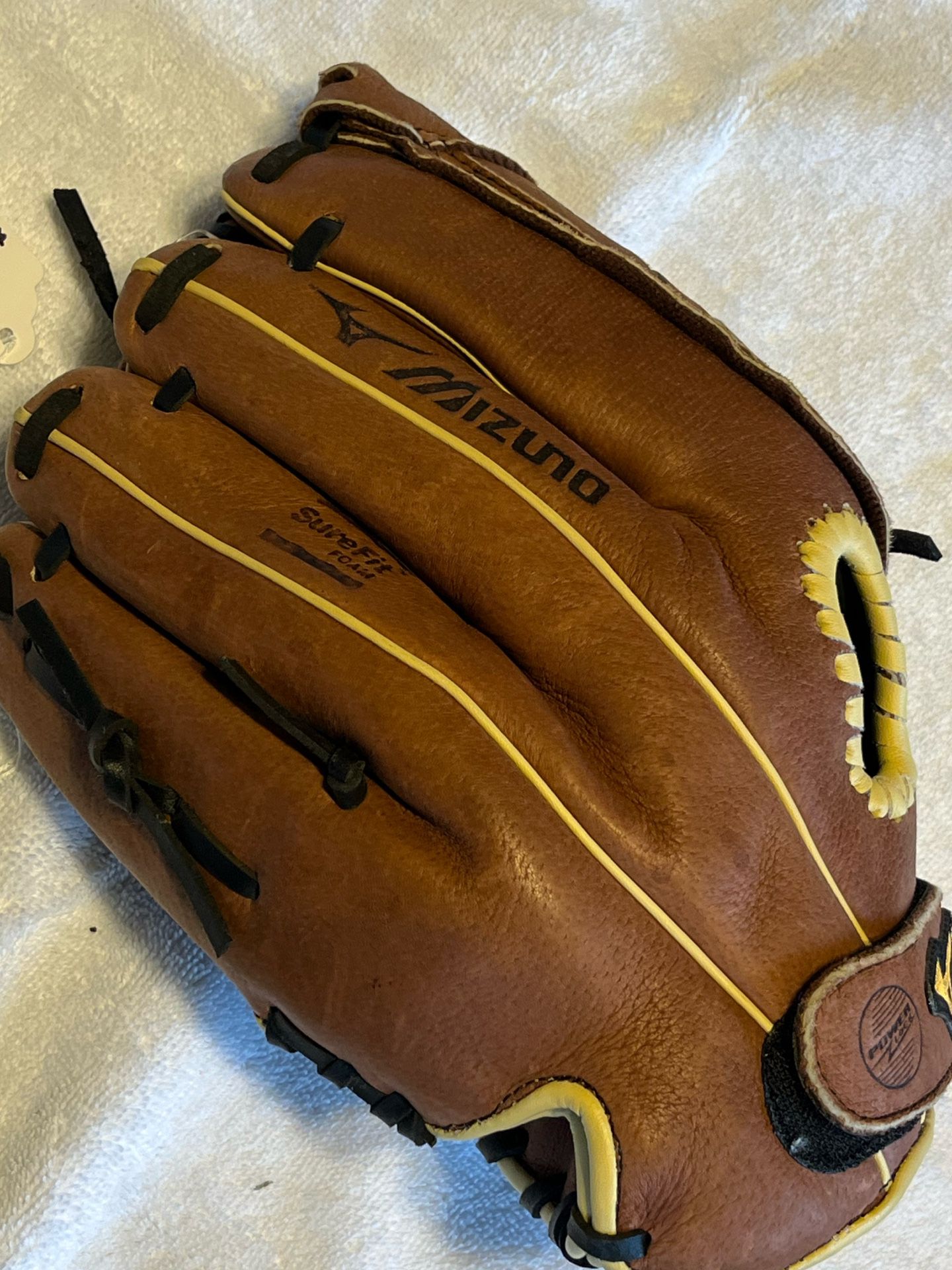 Mizuno 11.5” Youth Baseball Glove