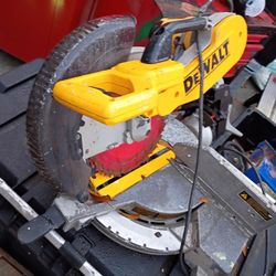 DeWalt Compound Miter Saw