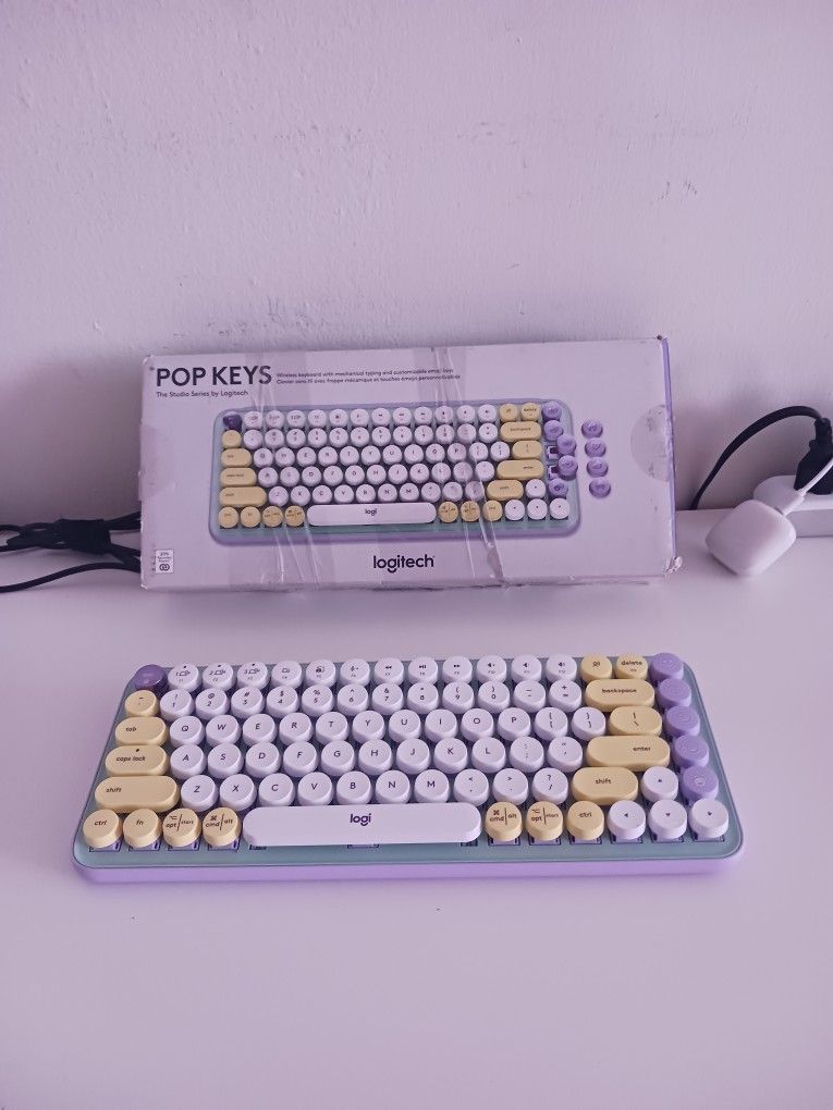 Logitech POP Keys Wireless Mechanical Emoji Keyboard Daydream NEW foe Windows and Mac and Chrome.
Incredible quality.
Only 40 dollars (it costs 110 do