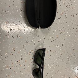 Sunglasses, Ray Ban Sunglasses w/case