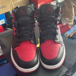 Jordan 1 Mid  |DWMT|