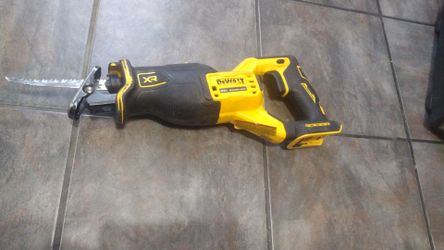 Sawall DeWalt