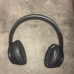 Black beats solo3 headphones 
