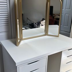Makeup or craft desk