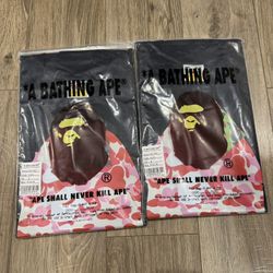 Bape tee red camo Size medium 45$