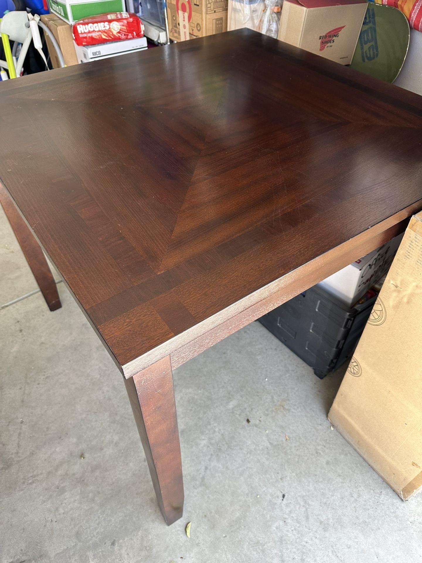 Table w/chairs